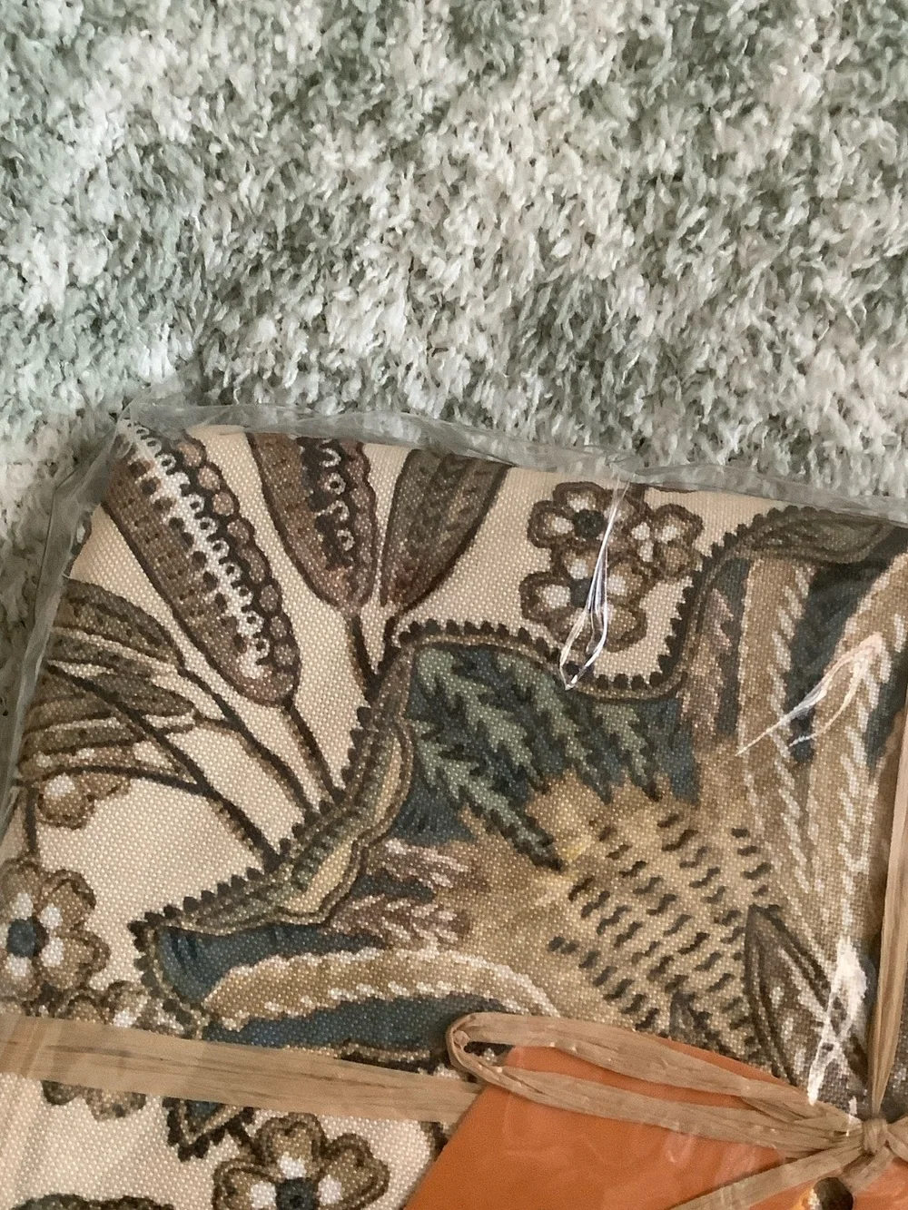Tommy Bahama Tropical Leaves Tablecloth in Beige, Green, Blue NWT 70” Round